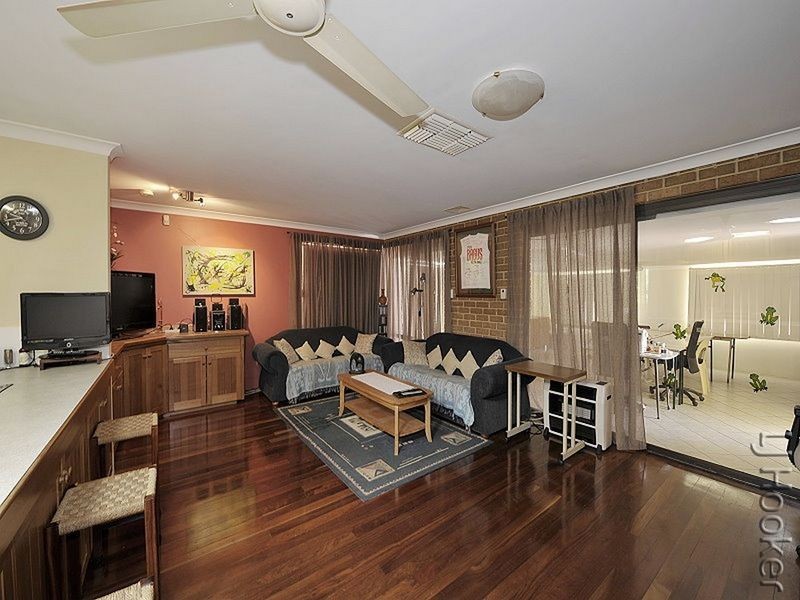 10 Tuart Road, Greenfields WA 6210