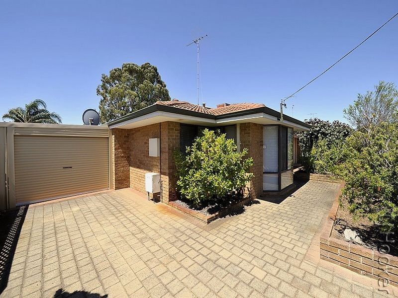 10 Tuart Road, Greenfields WA 6210
