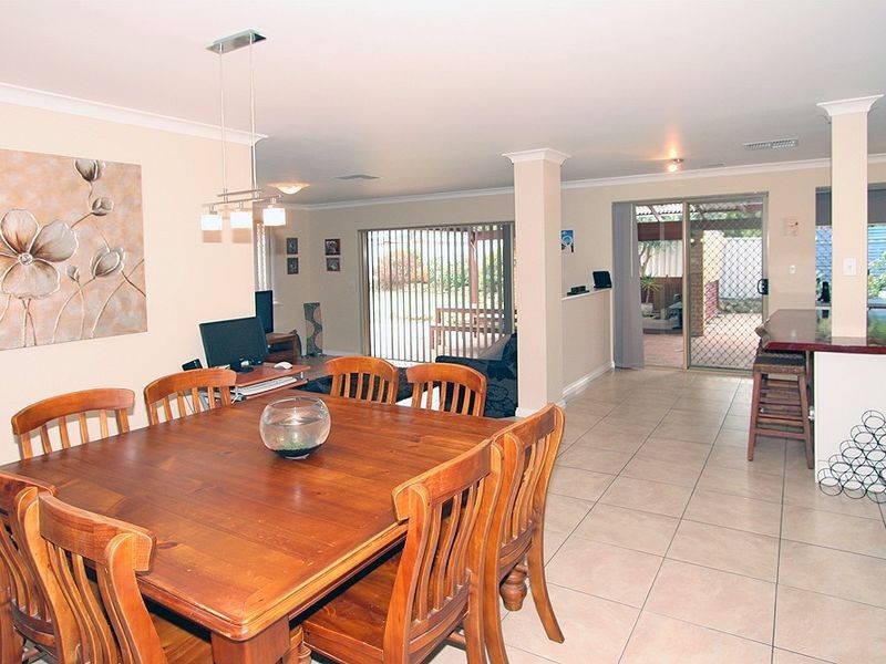 6 Lacebark Court, Halls Head WA 6210