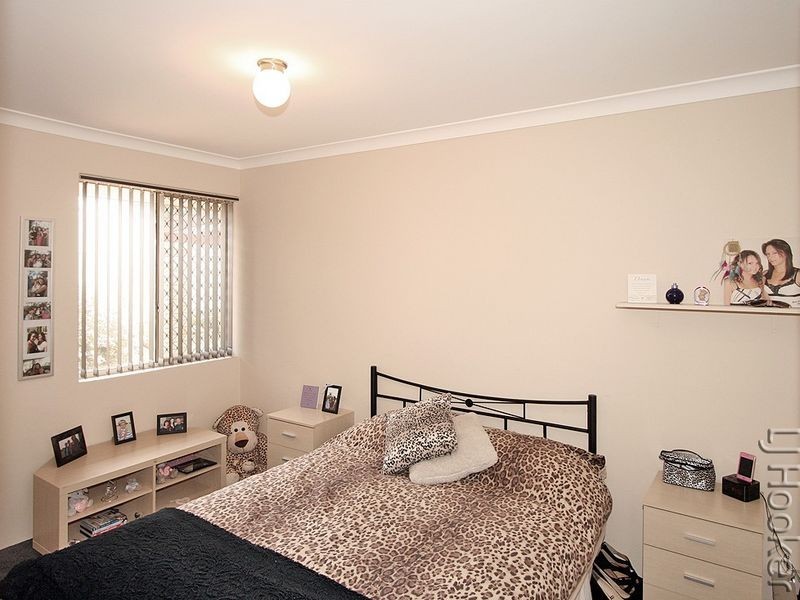 6 Lacebark Court, Halls Head WA 6210