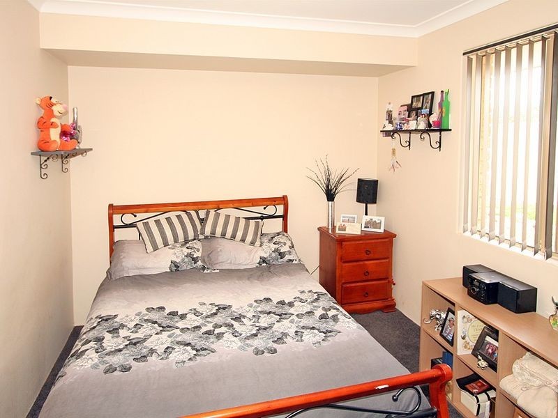 6 Lacebark Court, Halls Head WA 6210