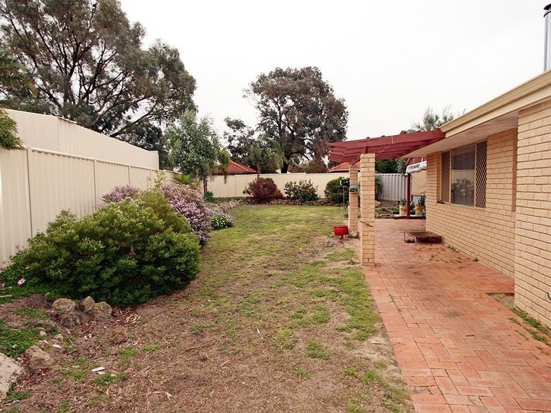 6 Lacebark Court, Halls Head WA 6210