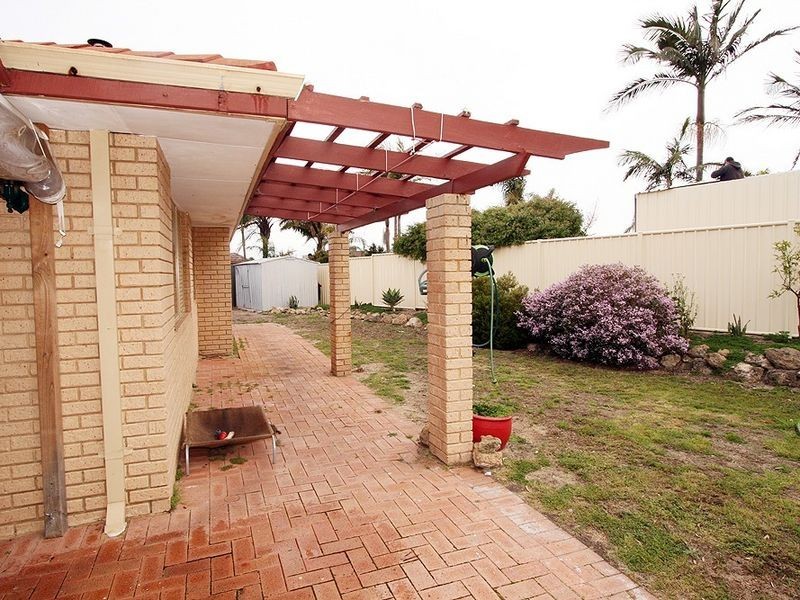 6 Lacebark Court, Halls Head WA 6210