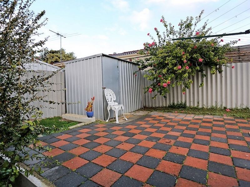 30B Mclarty Road, Halls Head WA 6210