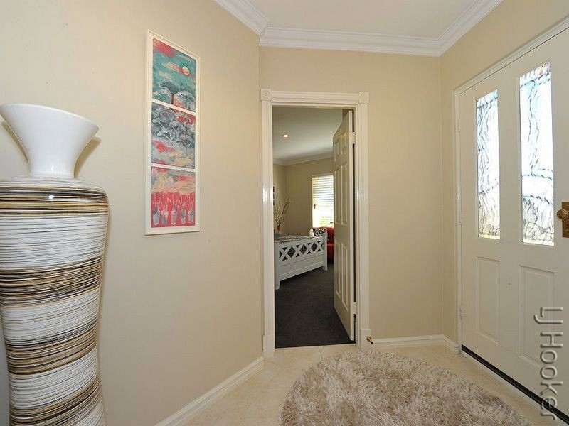 61 Mariners Cove Drive, Dudley Park WA 6210