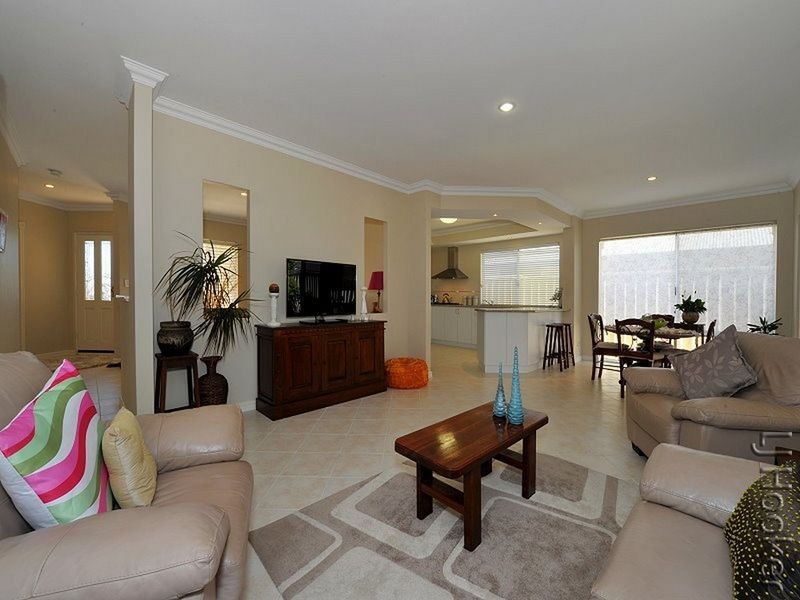 61 Mariners Cove Drive, Dudley Park WA 6210