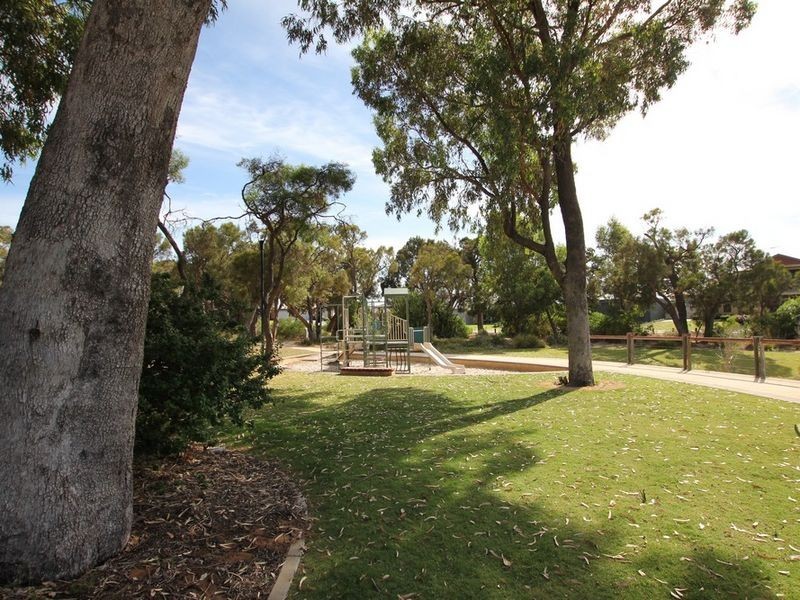 10 Splendens Turn, Halls Head WA 6210