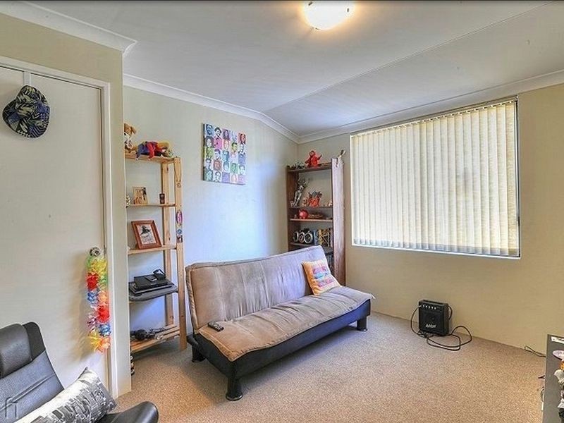 12 Bethel Corner, Halls Head WA 6210