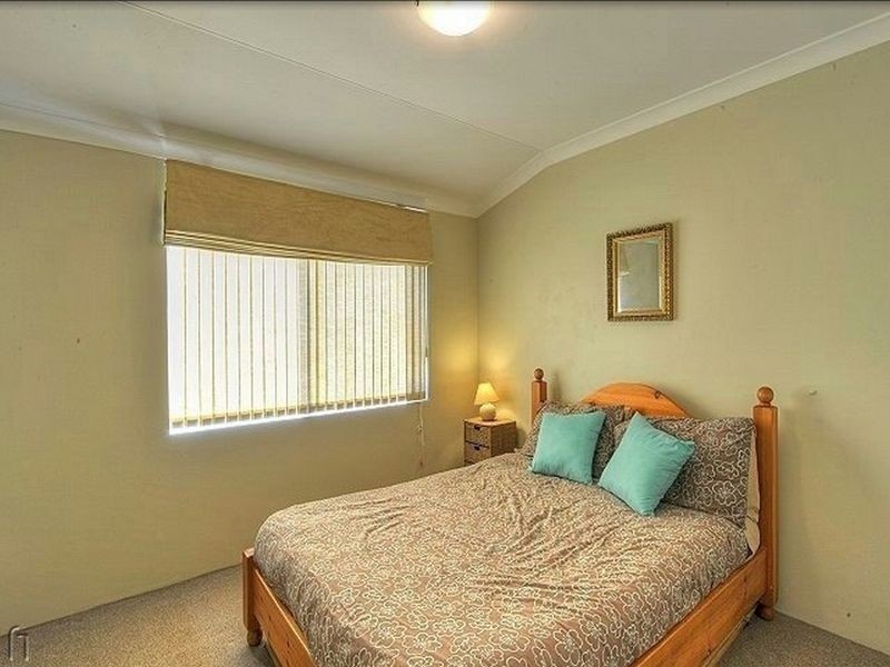 12 Bethel Corner, Halls Head WA 6210