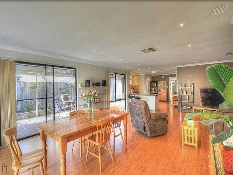 12 Bethel Corner, Halls Head WA 6210