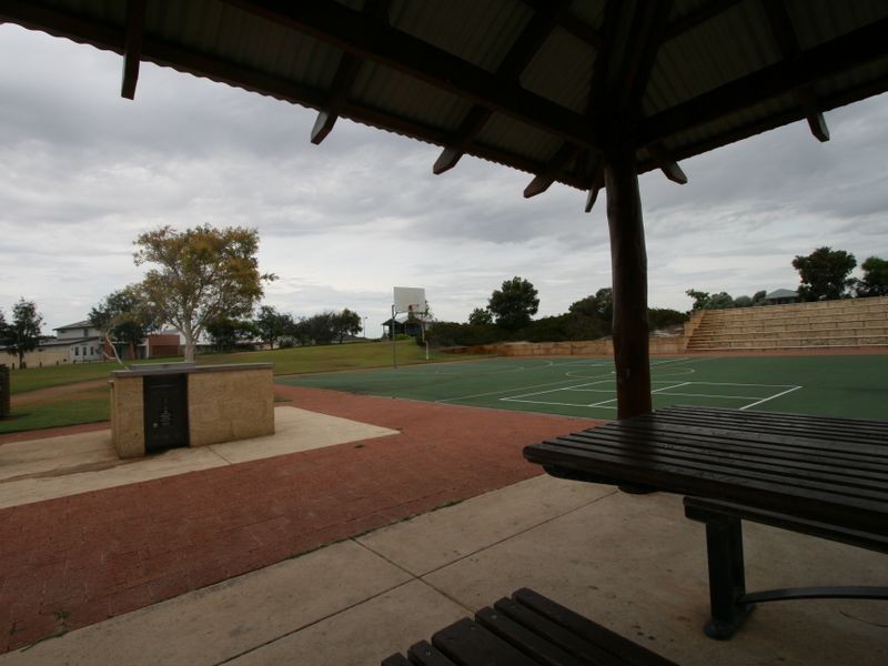 66 Lord Hobart Drive, Madora Bay WA 6210