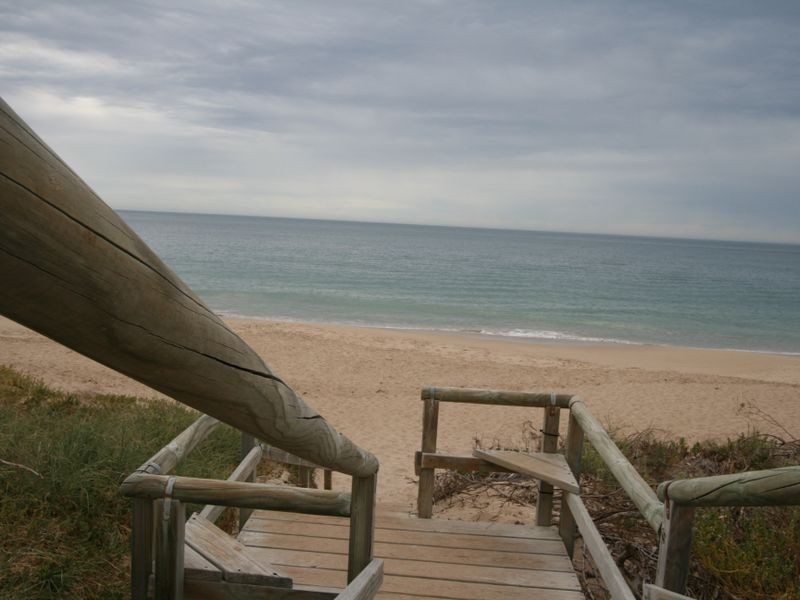 66 Lord Hobart Drive, Madora Bay WA 6210