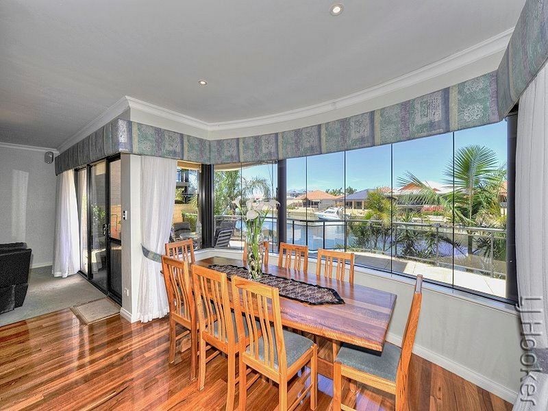 24 Eunamara Retreat, Halls Head WA 6210