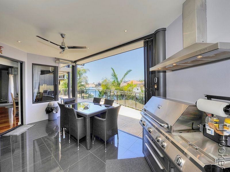 24 Eunamara Retreat, Halls Head WA 6210