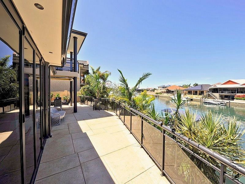 24 Eunamara Retreat, Halls Head WA 6210