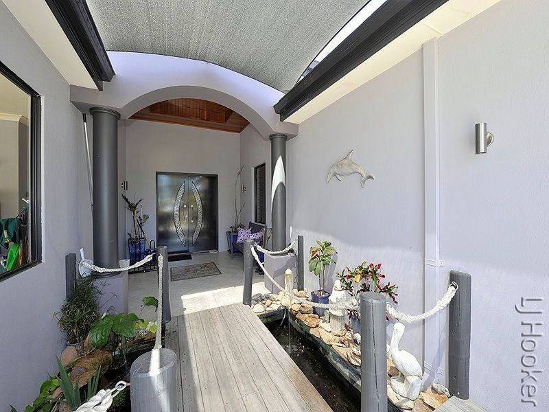 24 Eunamara Retreat, Halls Head WA 6210