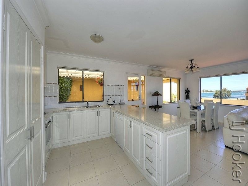 24/19 San Marco Quays, Halls Head WA 6210