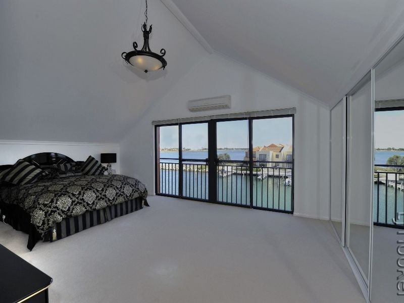 24/19 San Marco Quays, Halls Head WA 6210