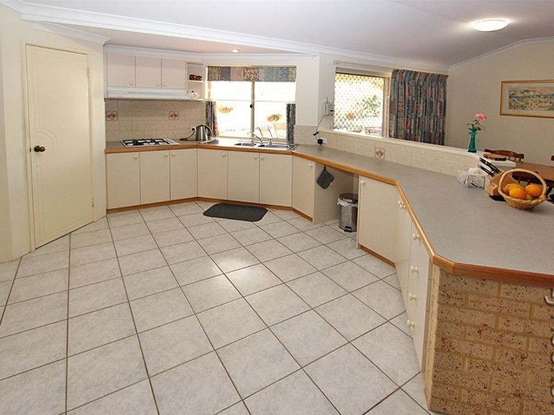 67 Admiralty Crescent, Halls Head WA 6210