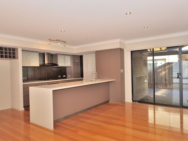 18 Shannon Road, Silver Sands WA 6210