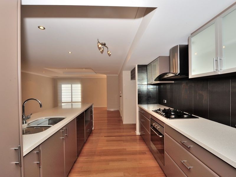 18 Shannon Road, Silver Sands WA 6210