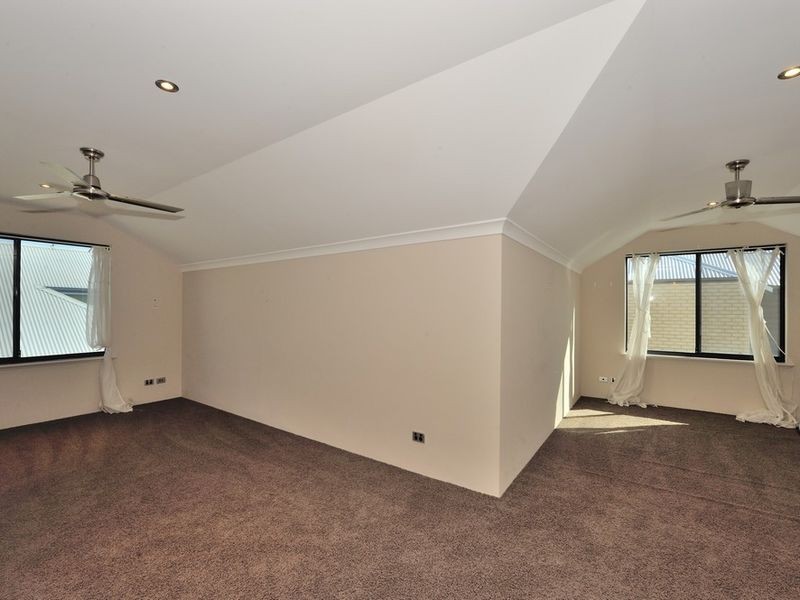 18 Shannon Road, Silver Sands WA 6210
