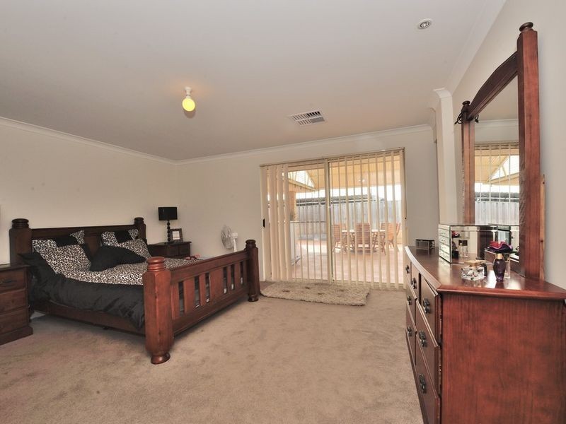 3 Seaforth Drive, Halls Head WA 6210