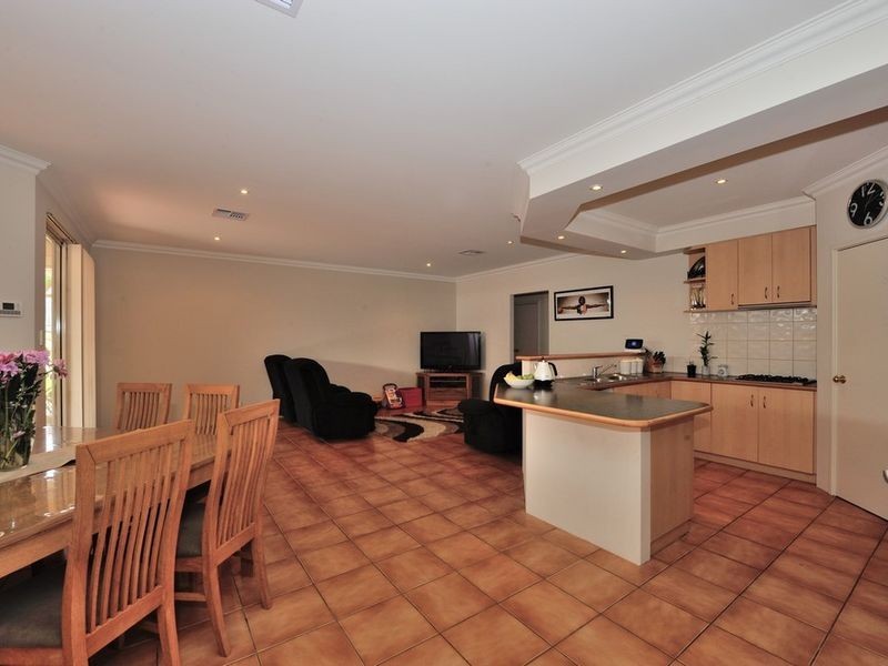 3 Seaforth Drive, Halls Head WA 6210