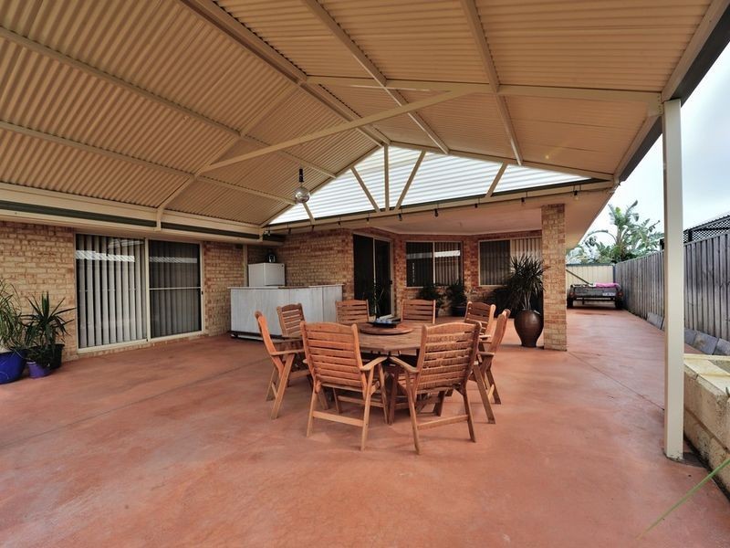 3 Seaforth Drive, Halls Head WA 6210