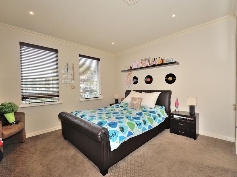 29 Sirrocco Drive, Erskine WA 6210