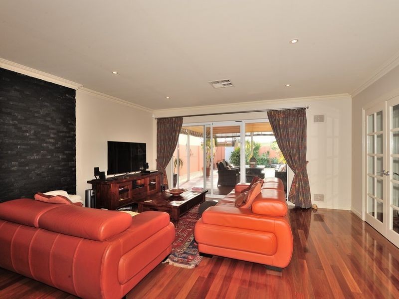 29 Sirrocco Drive, Erskine WA 6210