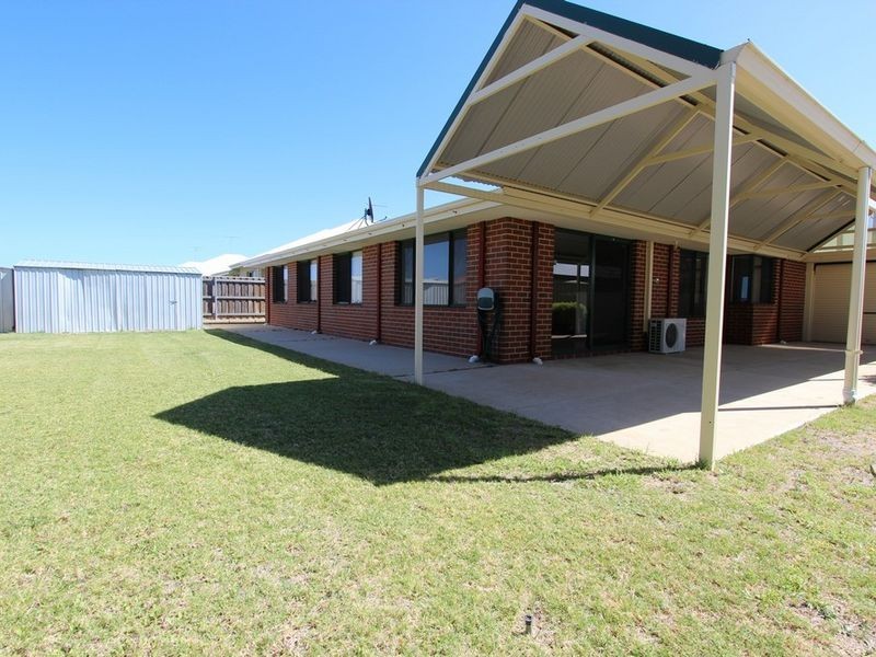 6 Scarab Court, Halls Head WA 6210