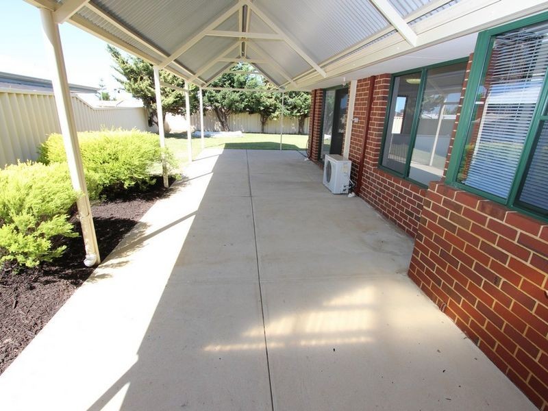 6 Scarab Court, Halls Head WA 6210