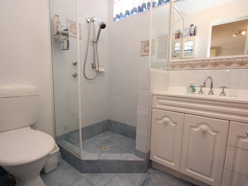 4B Oversby Street, Halls Head WA 6210