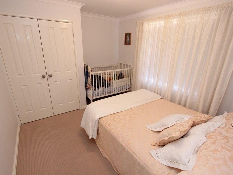 4B Oversby Street, Halls Head WA 6210