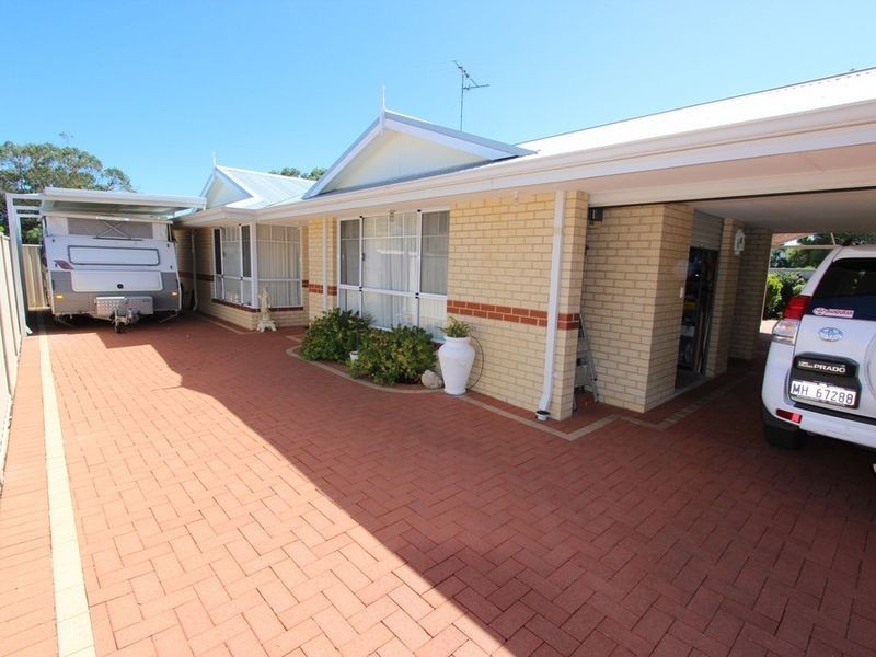 4B Oversby Street, Halls Head WA 6210