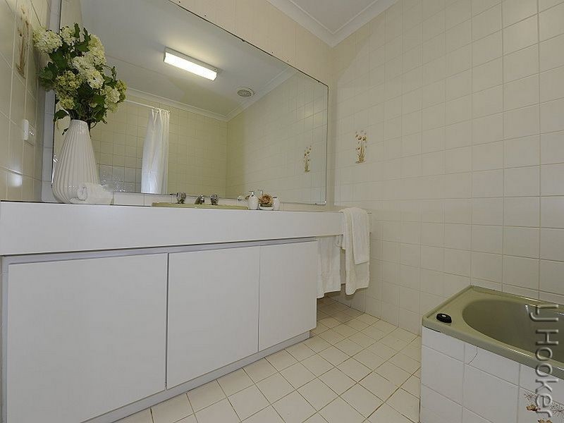 8 Hera Court, San Remo WA 6210