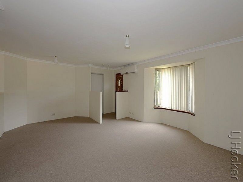 31 Tamarisk Drive, Halls Head WA 6210