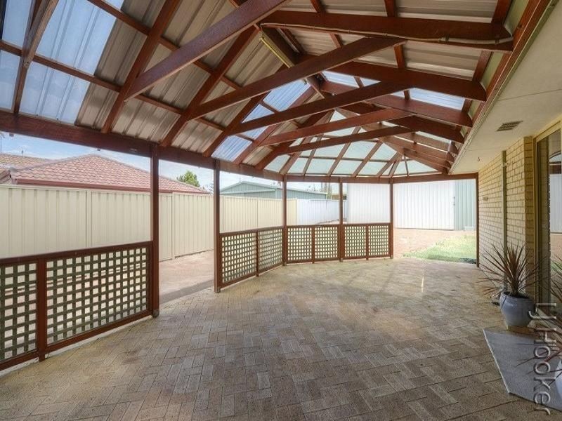 31 Tamarisk Drive, Halls Head WA 6210