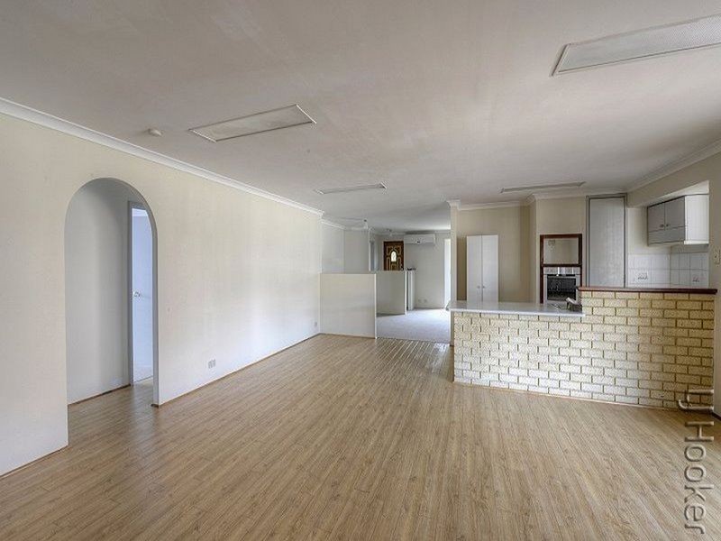 31 Tamarisk Drive, Halls Head WA 6210