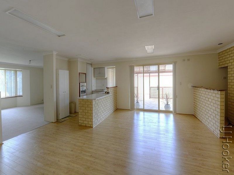 31 Tamarisk Drive, Halls Head WA 6210