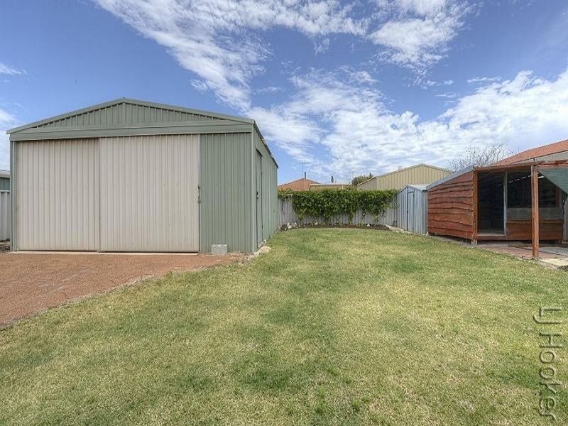 31 Tamarisk Drive, Halls Head WA 6210