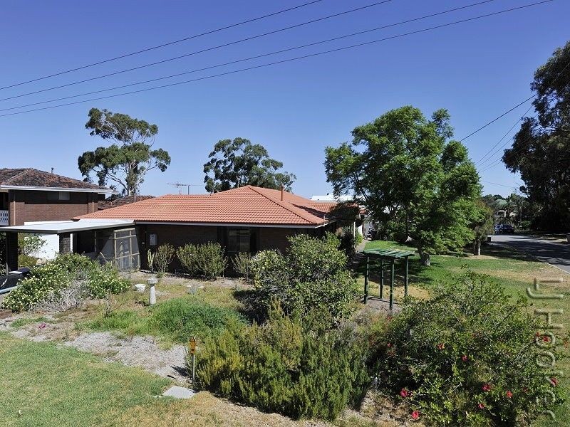2 Muir Place, Halls Head WA 6210