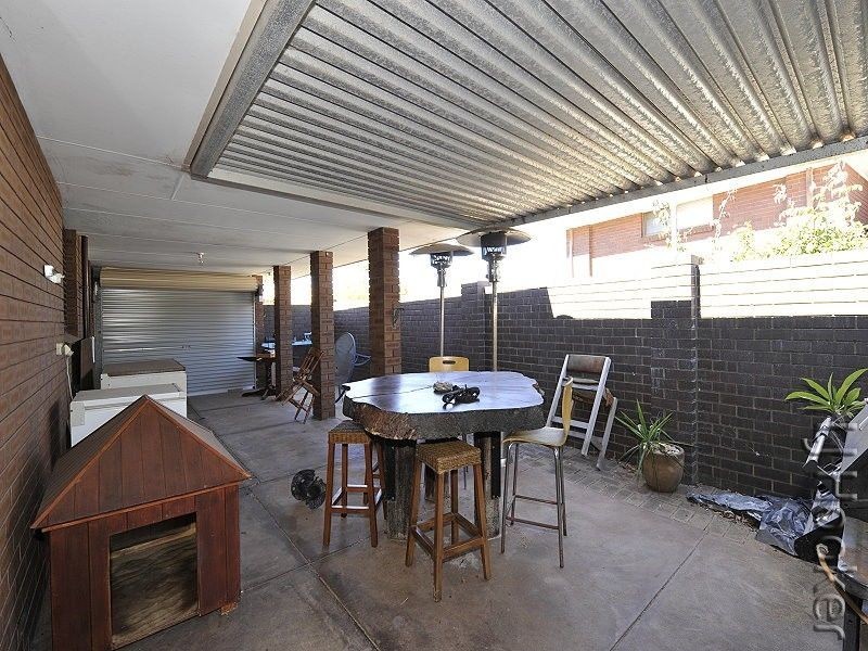 2 Muir Place, Halls Head WA 6210