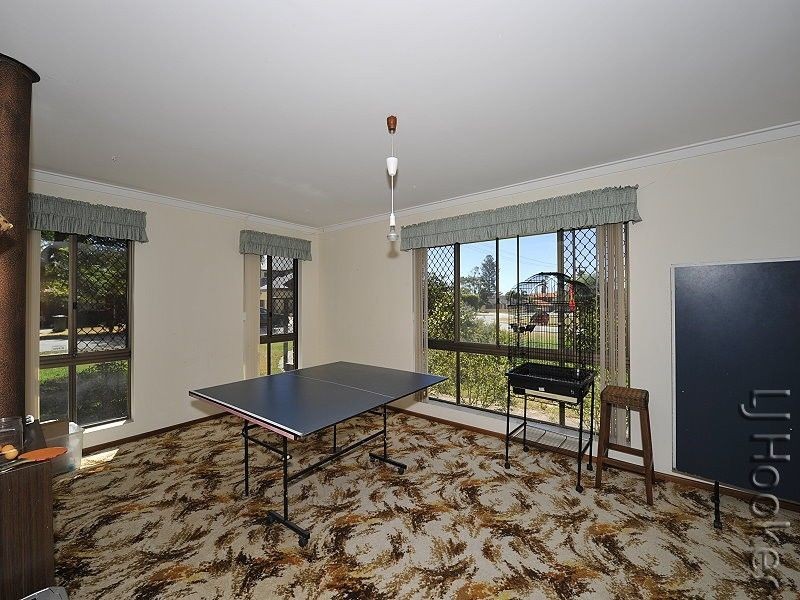 2 Muir Place, Halls Head WA 6210