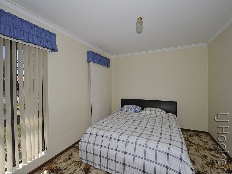 2 Muir Place, Halls Head WA 6210