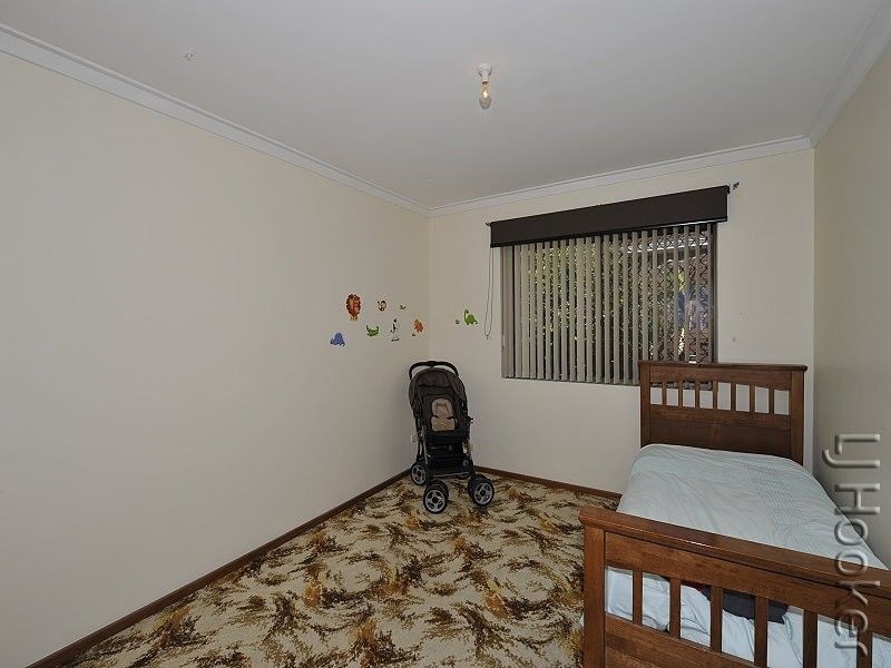 2 Muir Place, Halls Head WA 6210