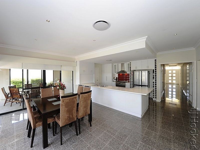 9 Ragamuffin Point, Halls Head WA 6210