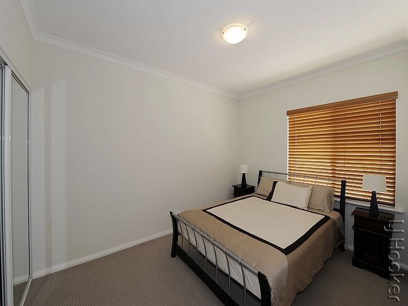 9 Ragamuffin Point, Halls Head WA 6210