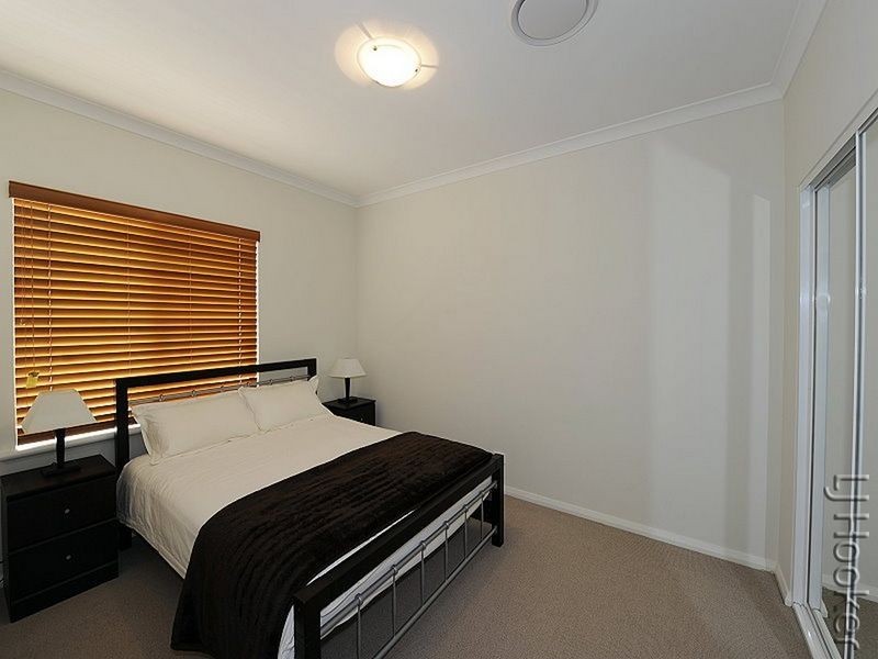 9 Ragamuffin Point, Halls Head WA 6210